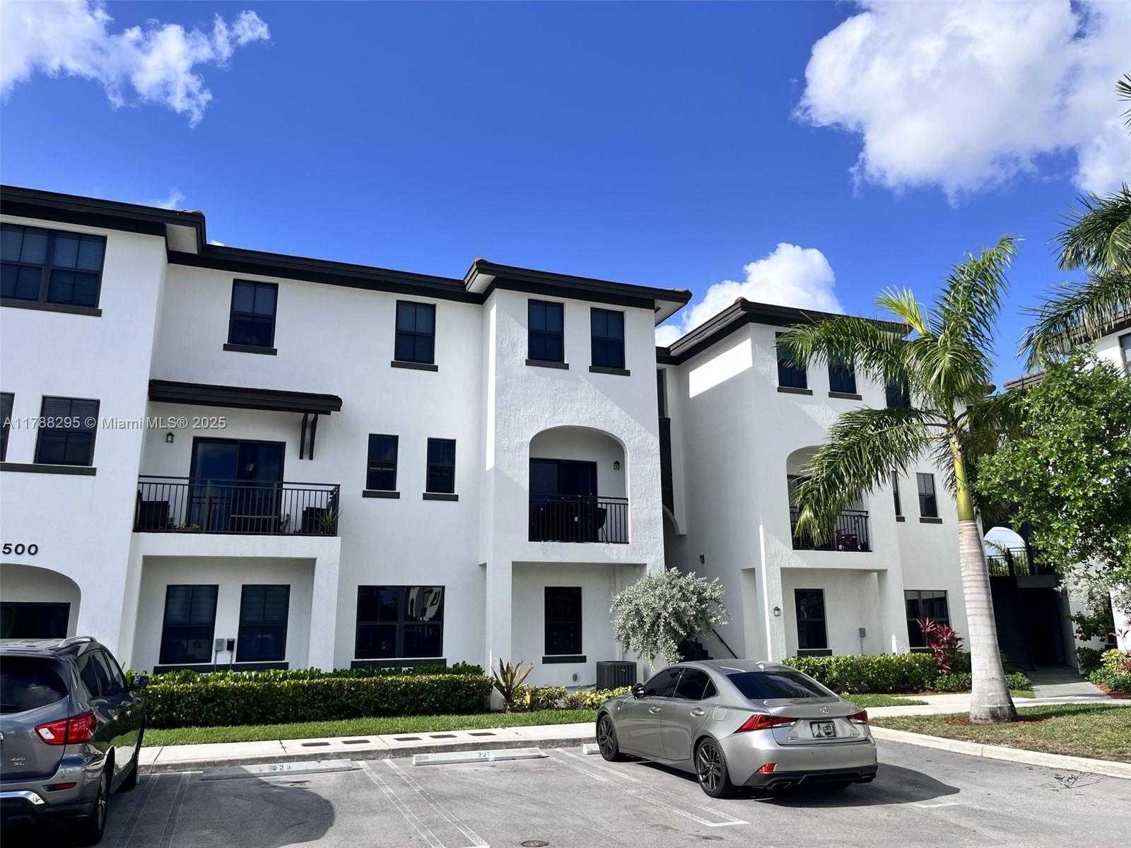 Small Image of 15500 SOUTH WEST 136TH ST #104, Miami Number 2