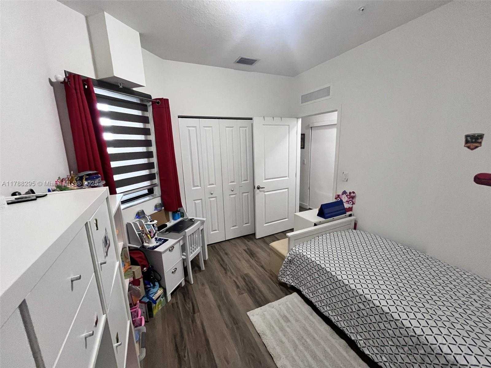 Small Image of 15500 SOUTH WEST 136TH ST #104, Miami Number 20