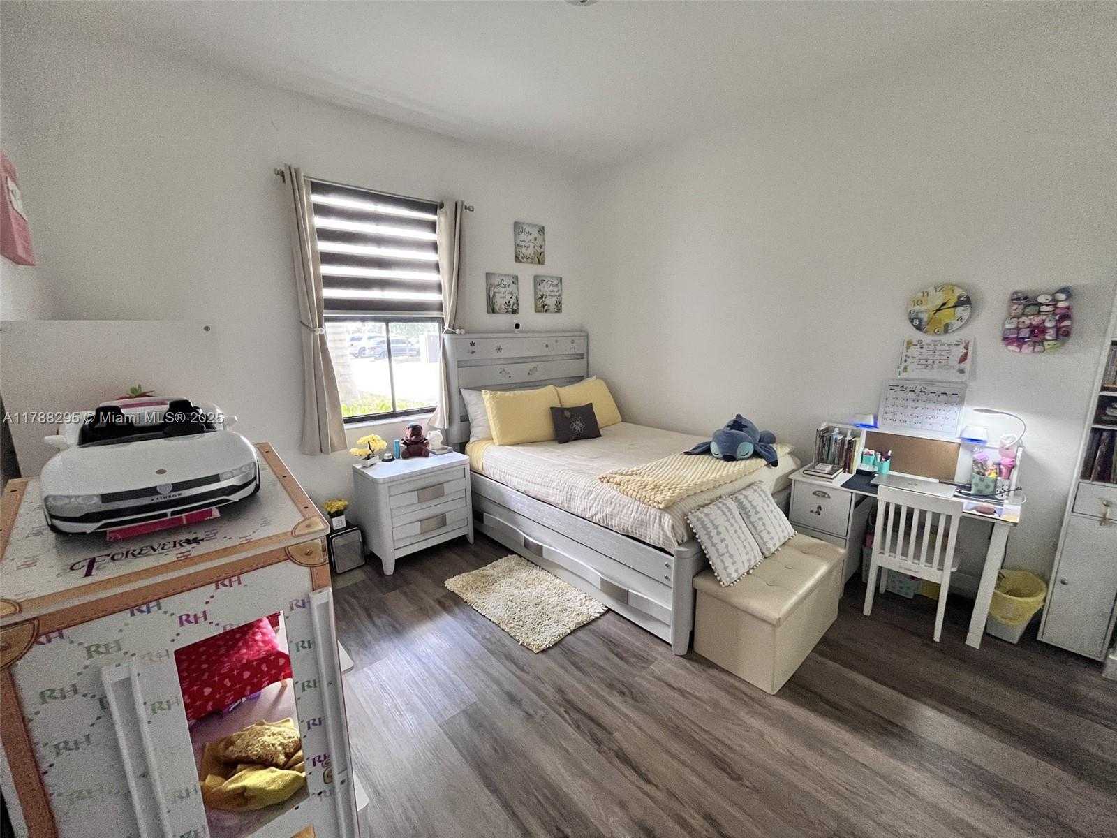 Small Image of 15500 SOUTH WEST 136TH ST #104, Miami Number 25