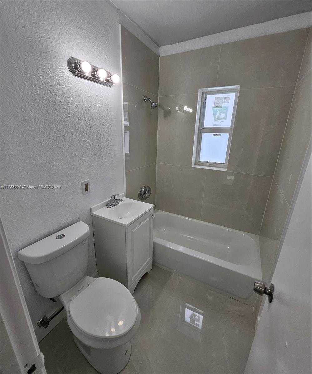 Small Image of 450 NORTH WEST 84TH ST #450, Miami Number 10