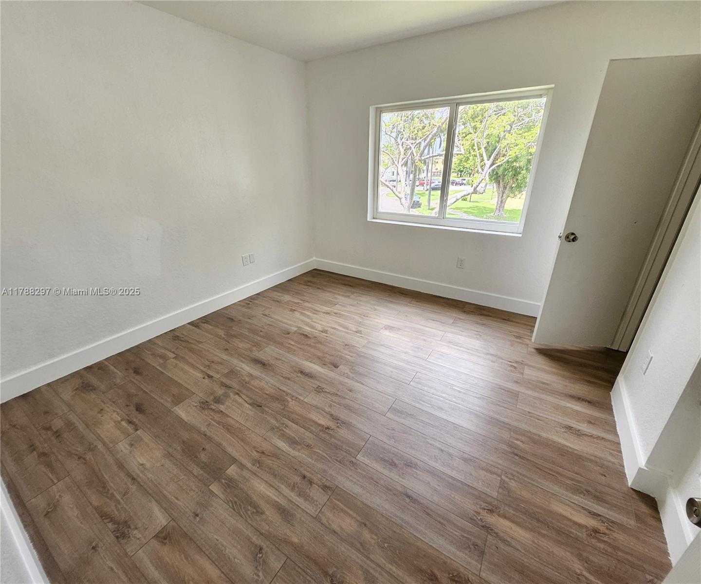 Small Image of 450 NORTH WEST 84TH ST #450, Miami Number 17