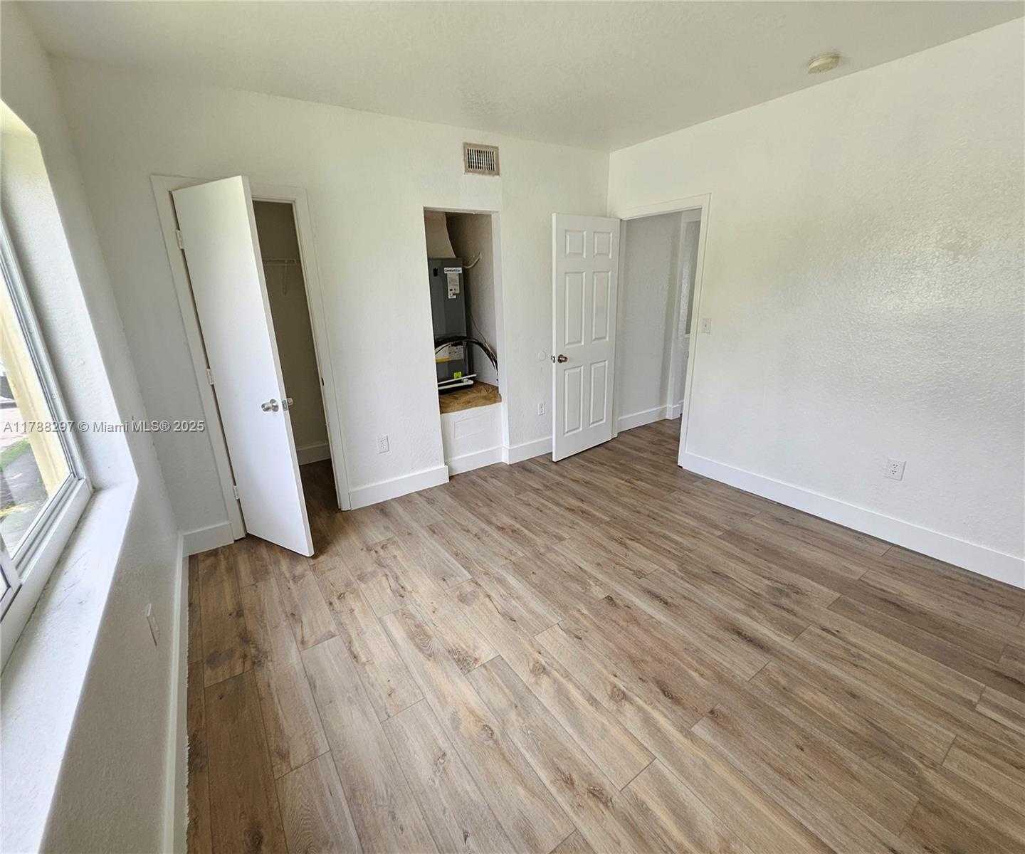 Small Image of 450 NORTH WEST 84TH ST #450, Miami Number 18
