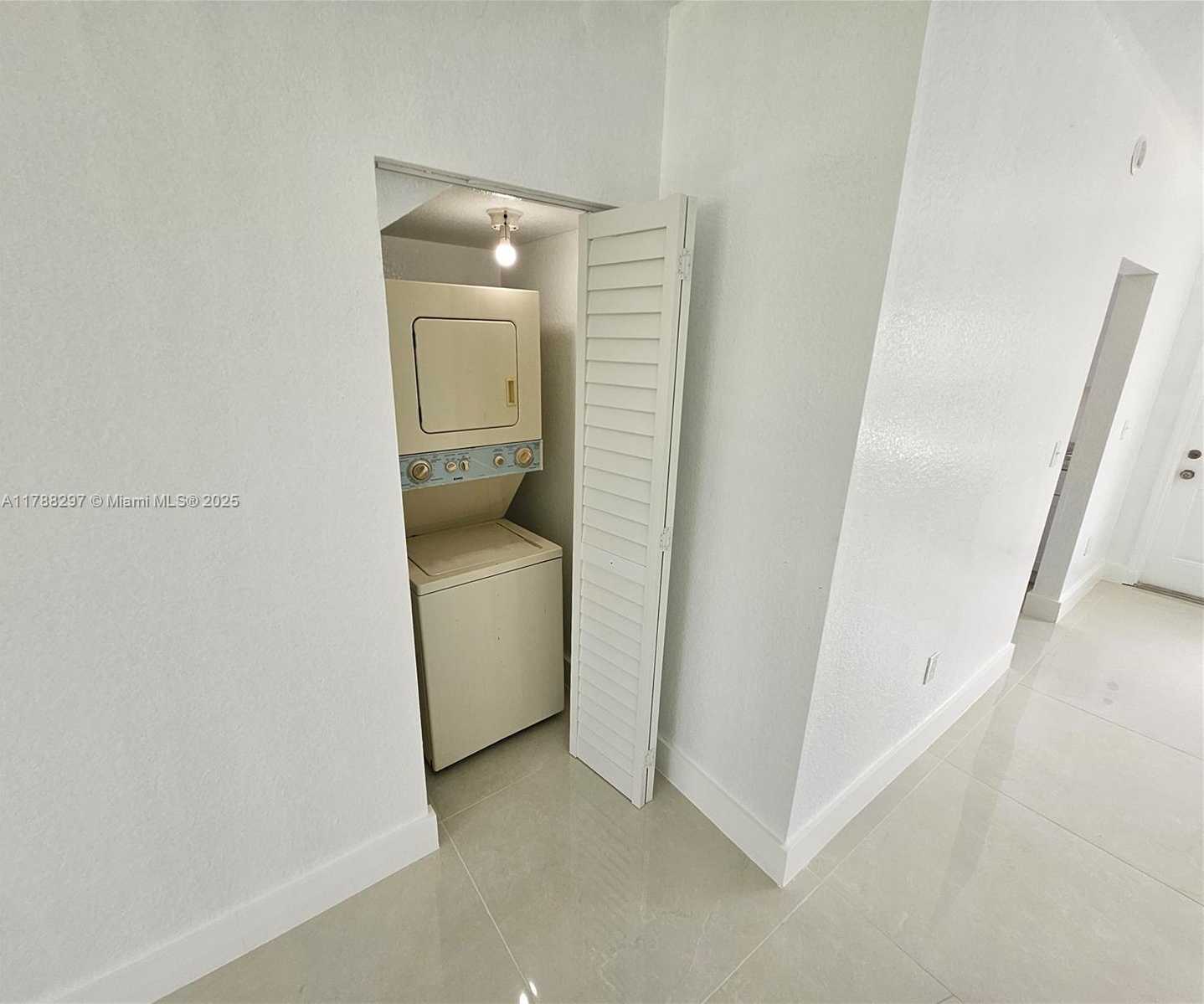 Small Image of 450 NORTH WEST 84TH ST #450, Miami Number 7