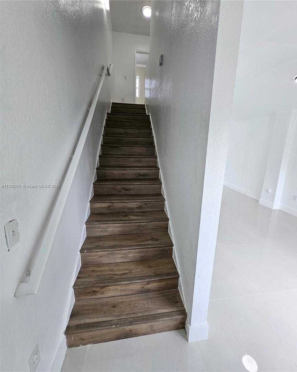 Small Image of 450 NORTH WEST 84TH ST #450, Miami Number 8