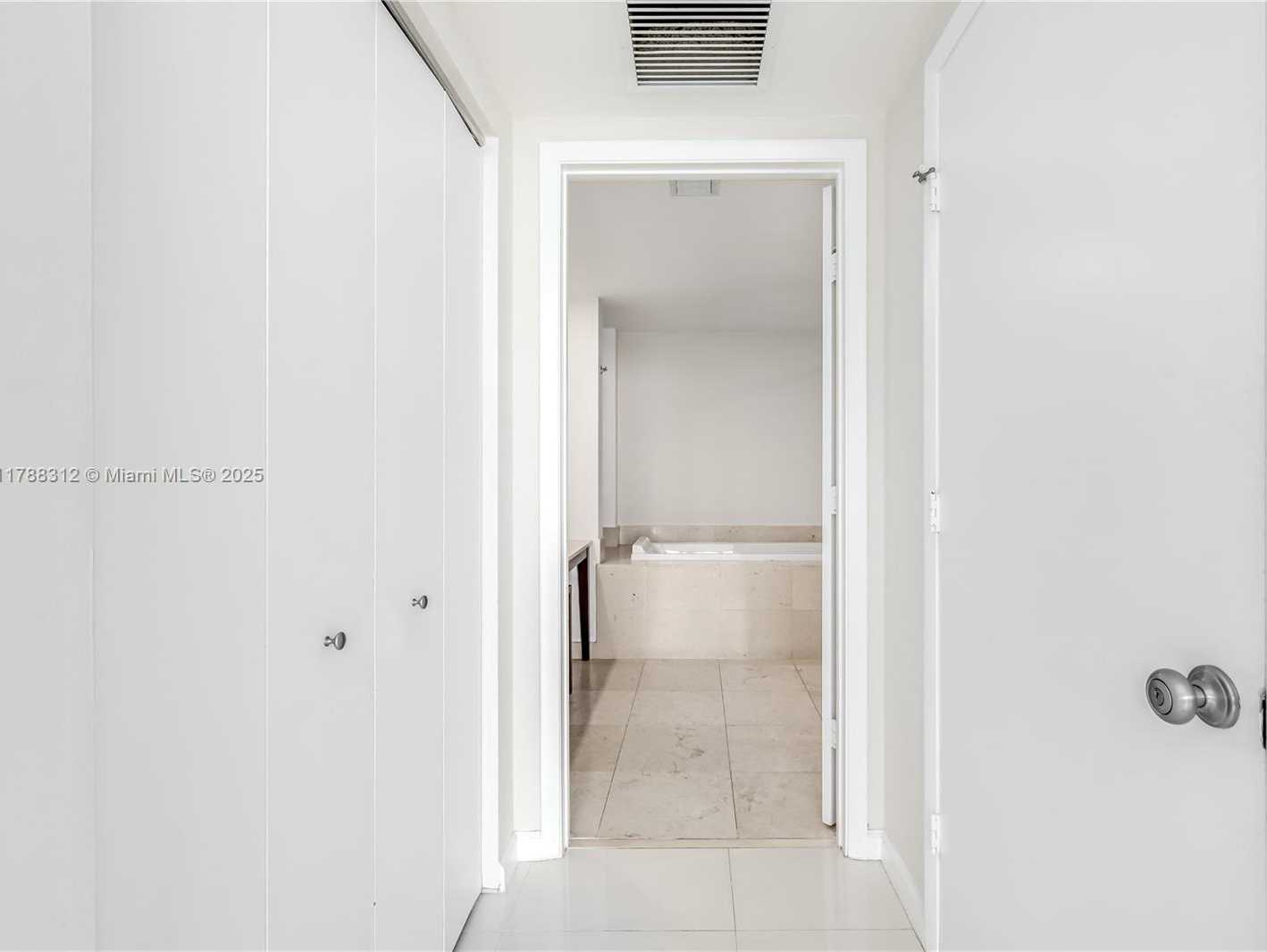Small Image of 485 BRICKELL AVE #3508, Miami Number 18