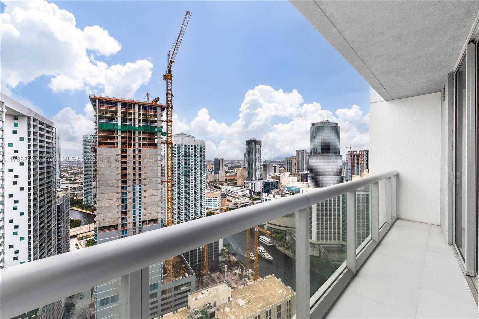 Small Image of 485 BRICKELL AVE #3508, Miami Number 27