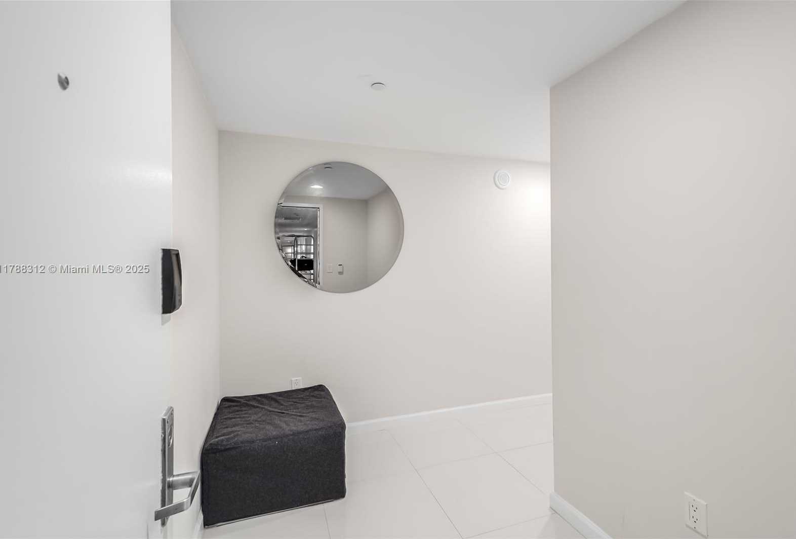 Small Image of 485 BRICKELL AVE #3508, Miami Number 30