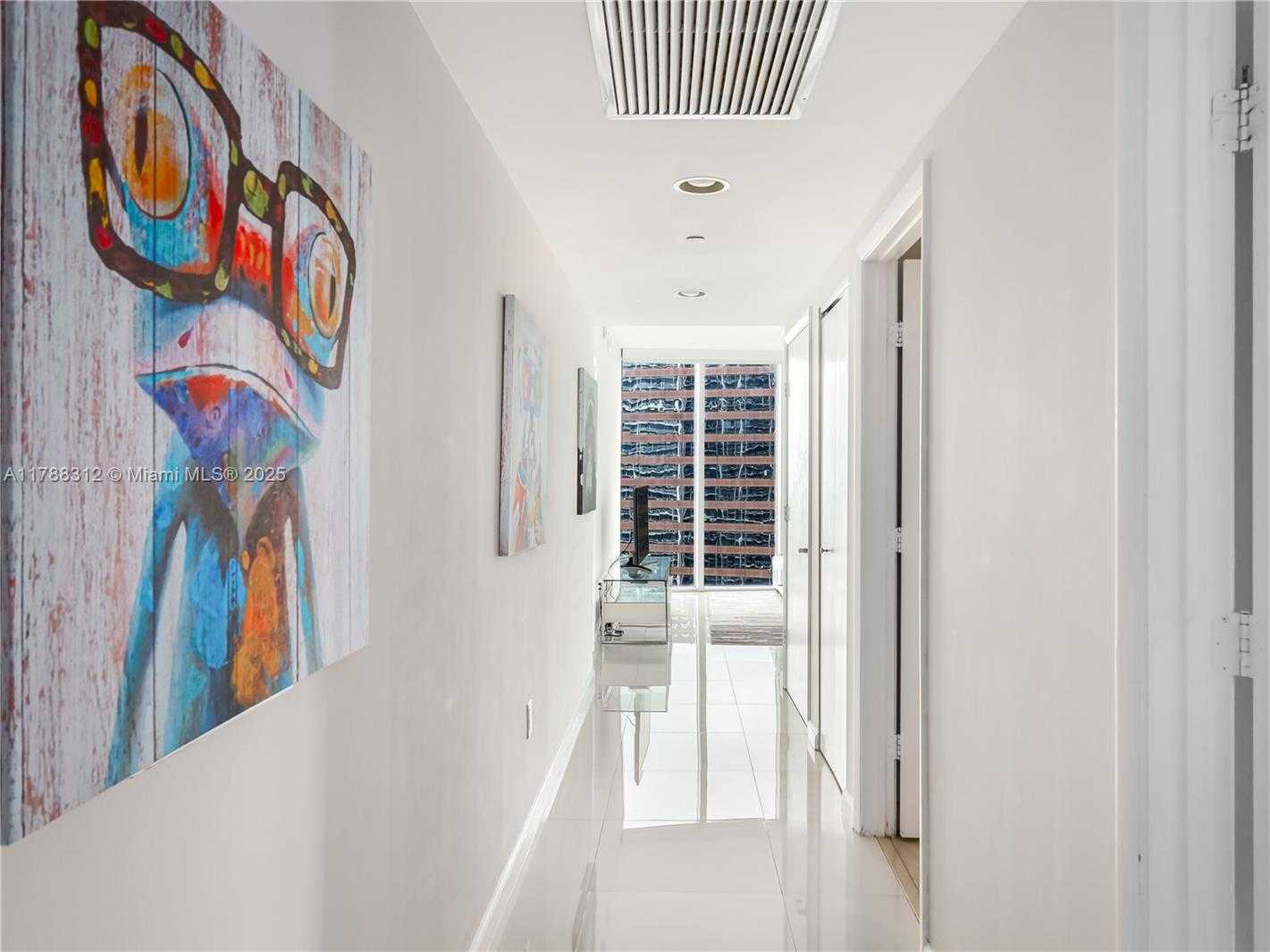 Small Image of 485 BRICKELL AVE #3508, Miami Number 31