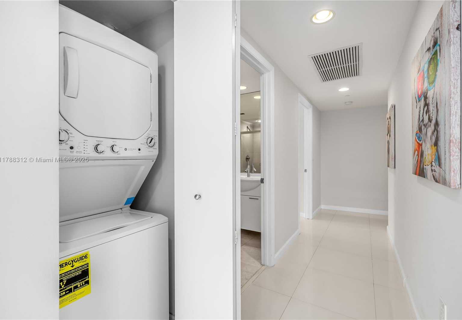 Small Image of 485 BRICKELL AVE #3508, Miami Number 32