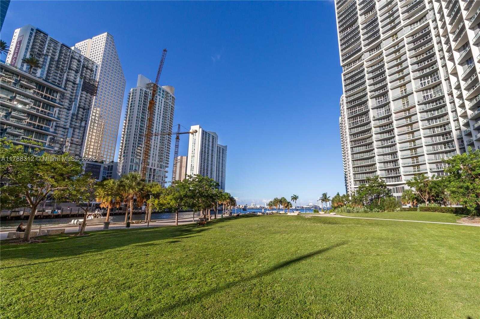 Small Image of 485 BRICKELL AVE #3508, Miami Number 64