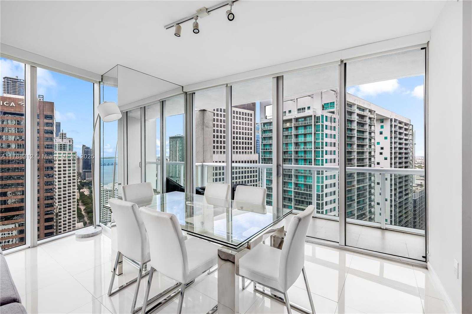 Small Image of 485 BRICKELL AVE #3508, Miami Number 8