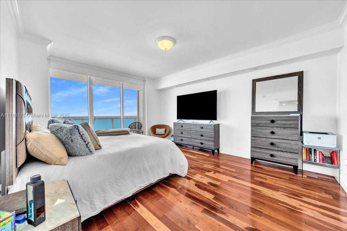 Small Image of 1830 SOUTH OCEAN DR #LPH4910, Hallandale Beach Number 19