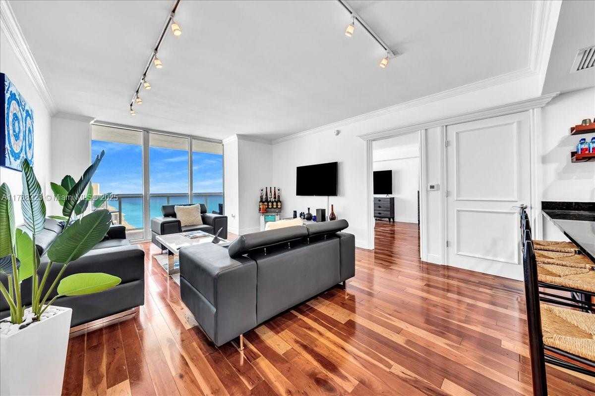 Small Image of 1830 SOUTH OCEAN DR #LPH4910, Hallandale Beach Number 3