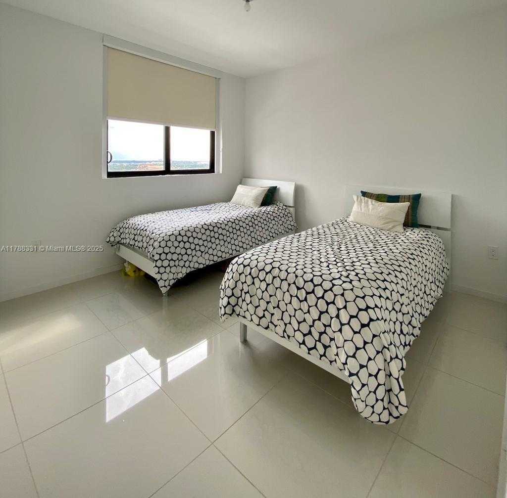 Small Image of 5300 PASEO BLVD #1001, Doral Number 14