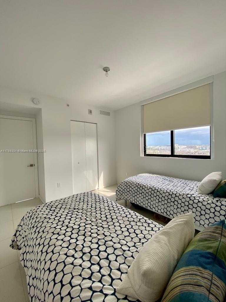 Small Image of 5300 PASEO BLVD #1001, Doral Number 16