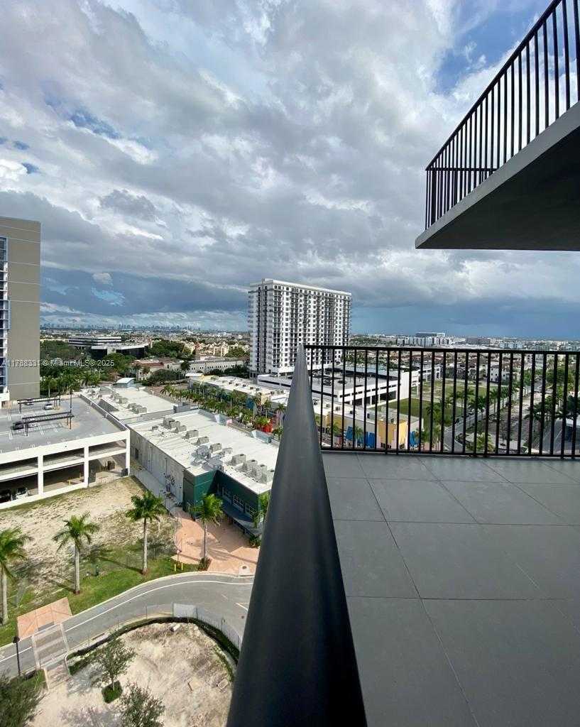 Small Image of 5300 PASEO BLVD #1001, Doral Number 17