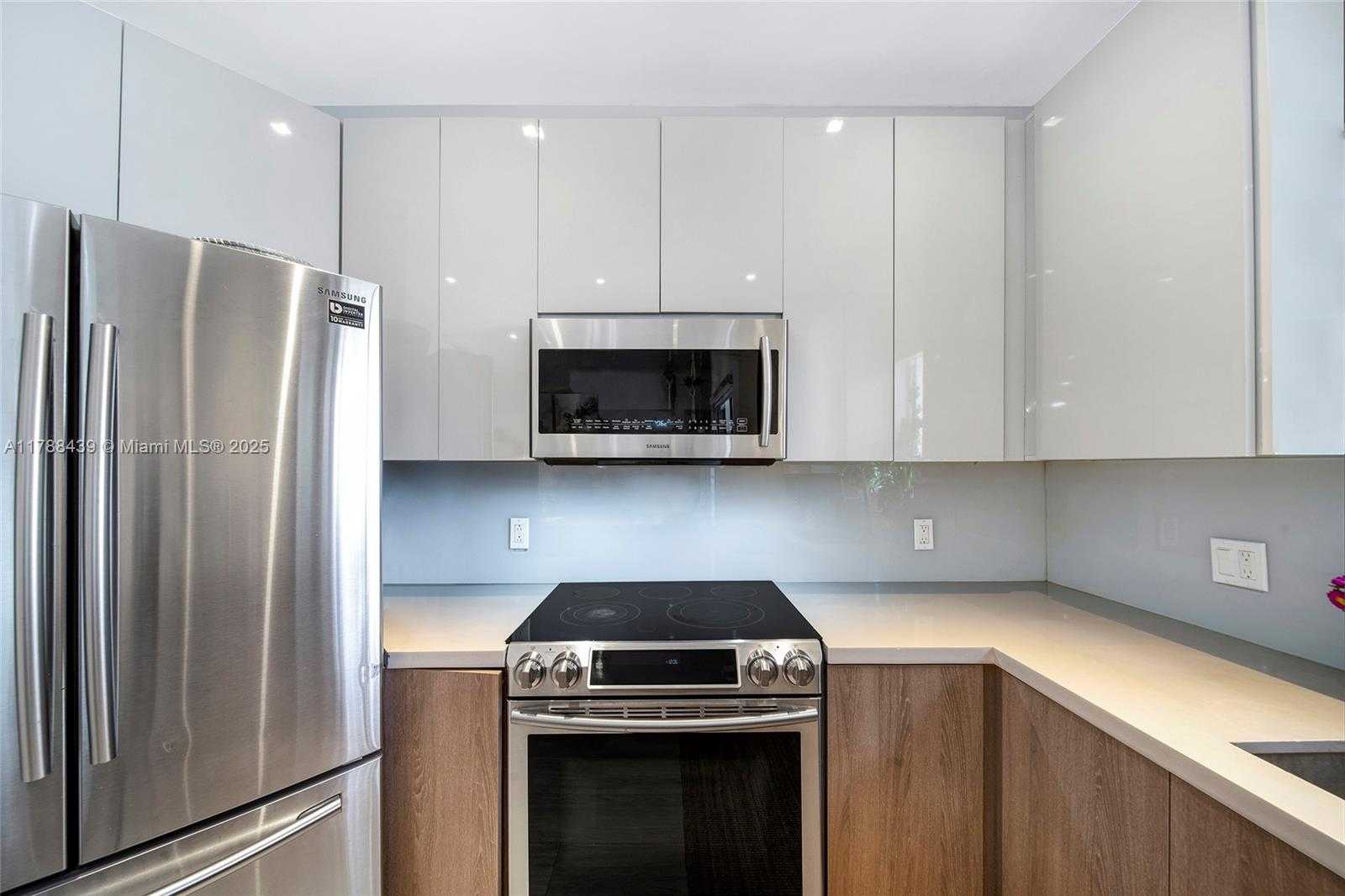Small Image of 381 Franklin St, Hollywood, FL 33019, USA Number 10