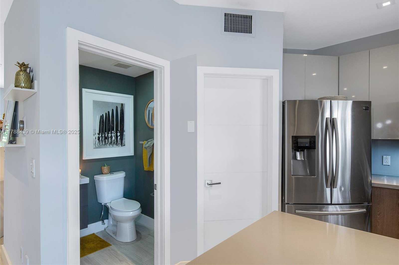 Small Image of 381 Franklin St, Hollywood, FL 33019, USA Number 11
