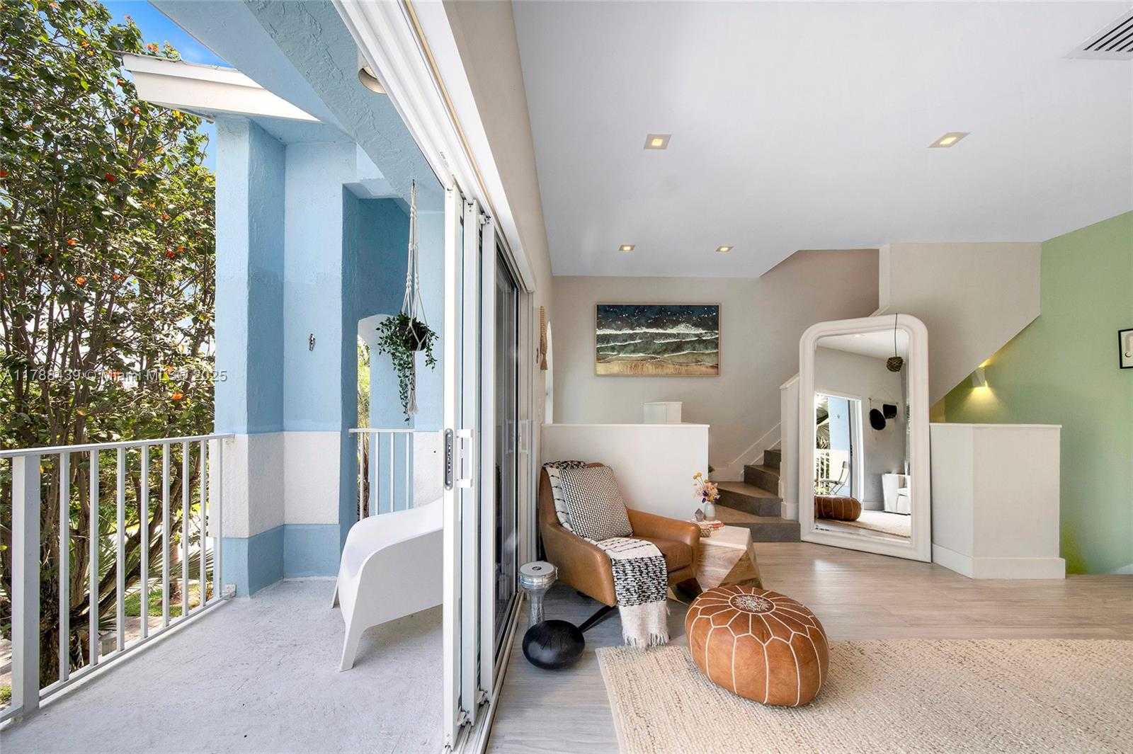 Small Image of 381 Franklin St, Hollywood, FL 33019, USA Number 32