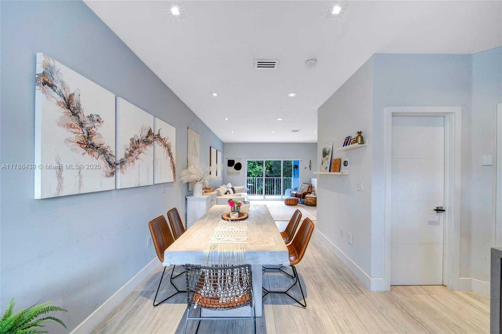 Small Image of 381 Franklin St, Hollywood, FL 33019, USA Number 38