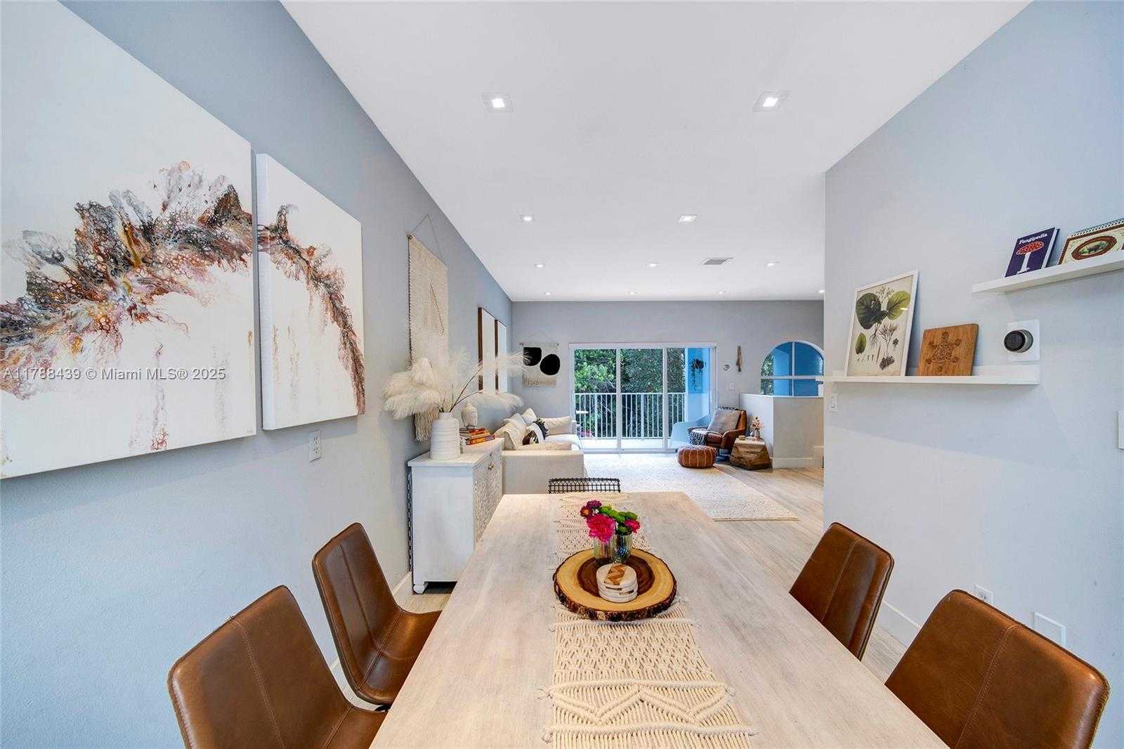 Small Image of 381 Franklin St, Hollywood, FL 33019, USA Number 39