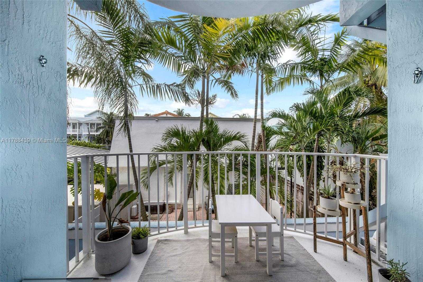 Small Image of 381 Franklin St, Hollywood, FL 33019, USA Number 41