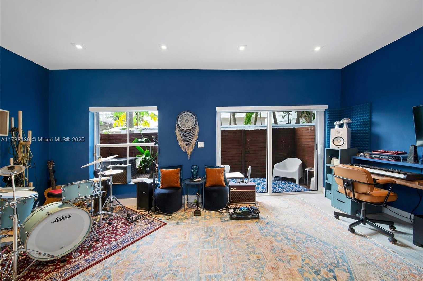 Small Image of 381 Franklin St, Hollywood, FL 33019, USA Number 43