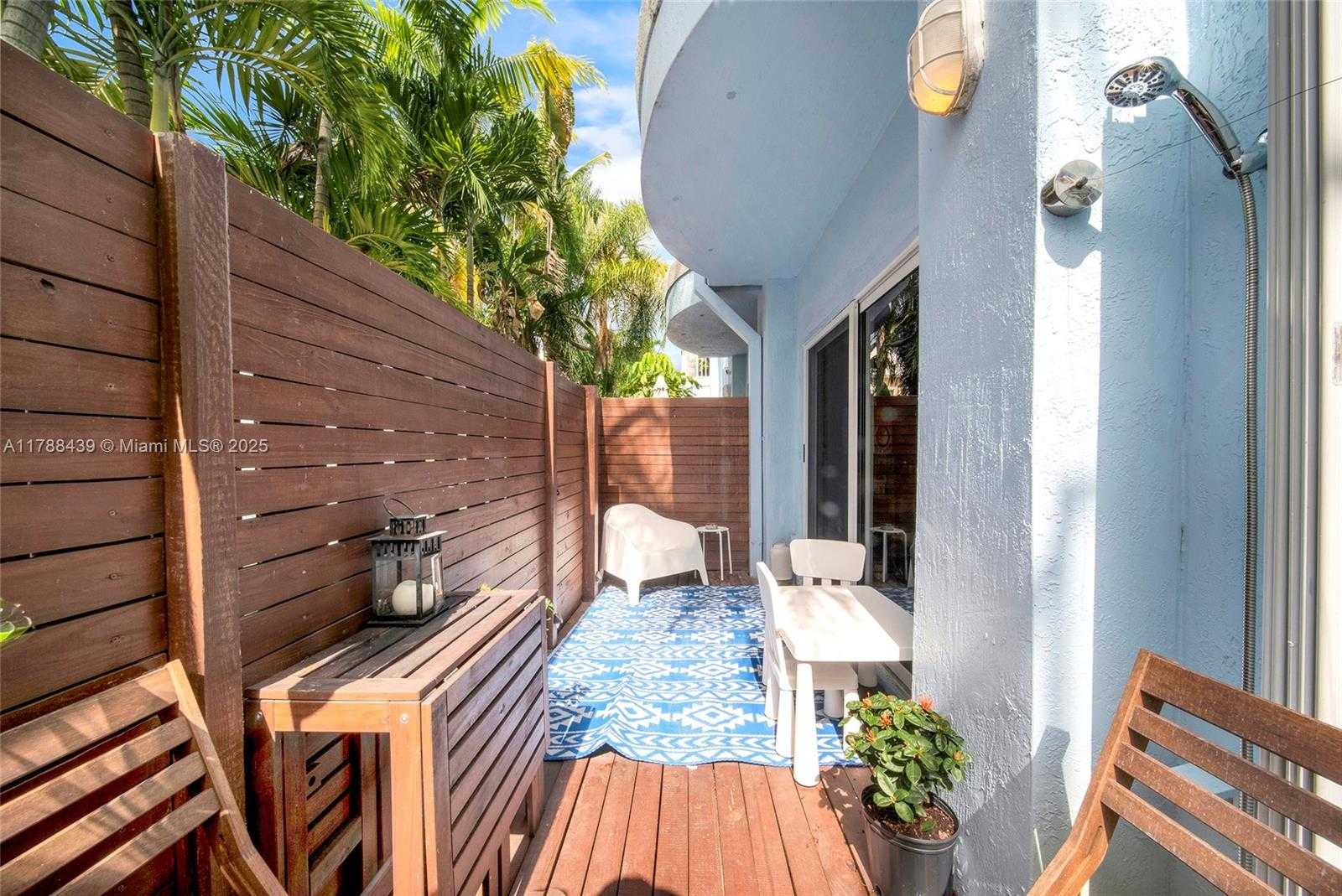 Small Image of 381 Franklin St, Hollywood, FL 33019, USA Number 57