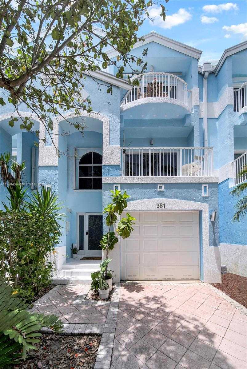 Small Image of 381 Franklin St, Hollywood, FL 33019, USA Number 6