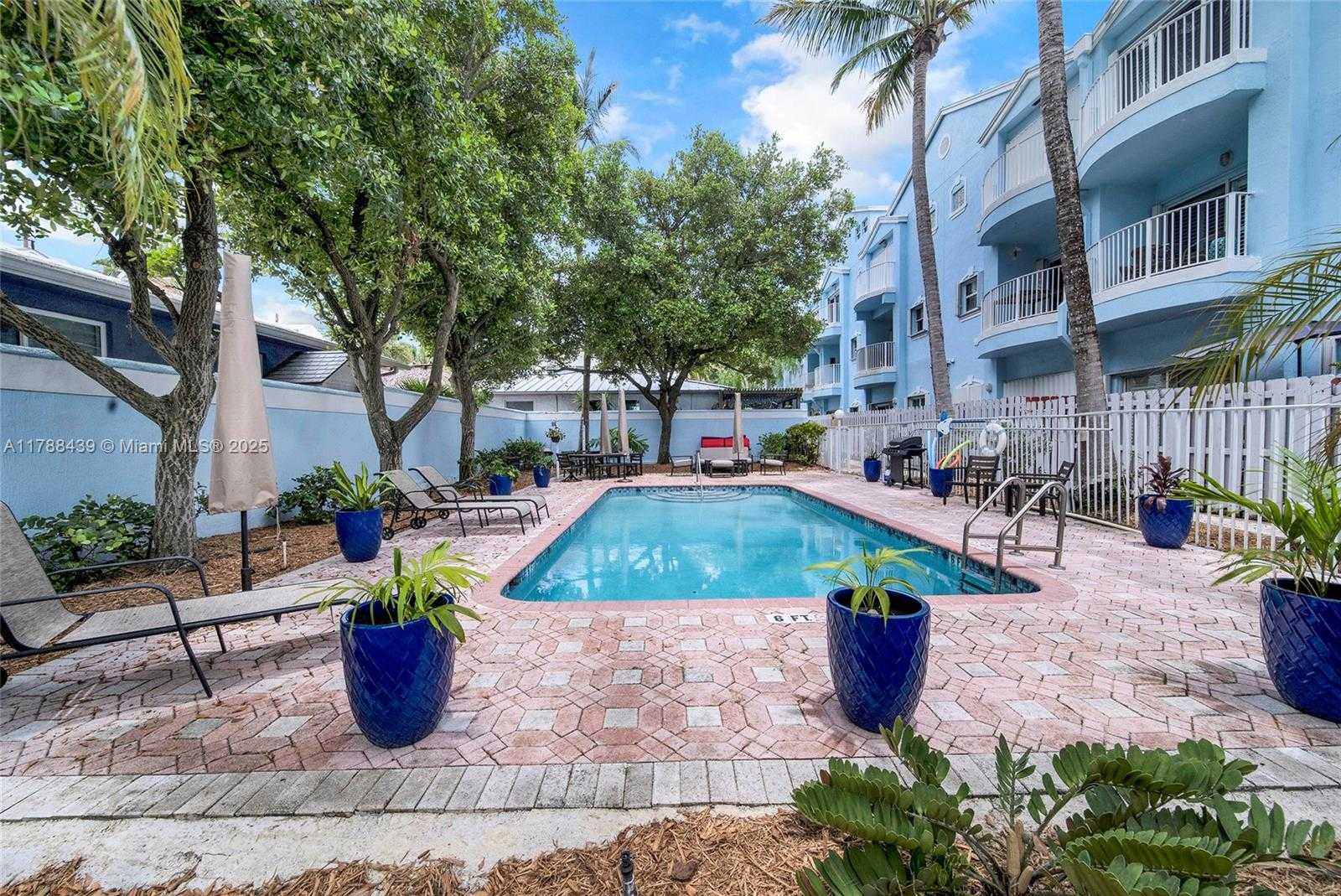 Small Image of 381 Franklin St, Hollywood, FL 33019, USA Number 60