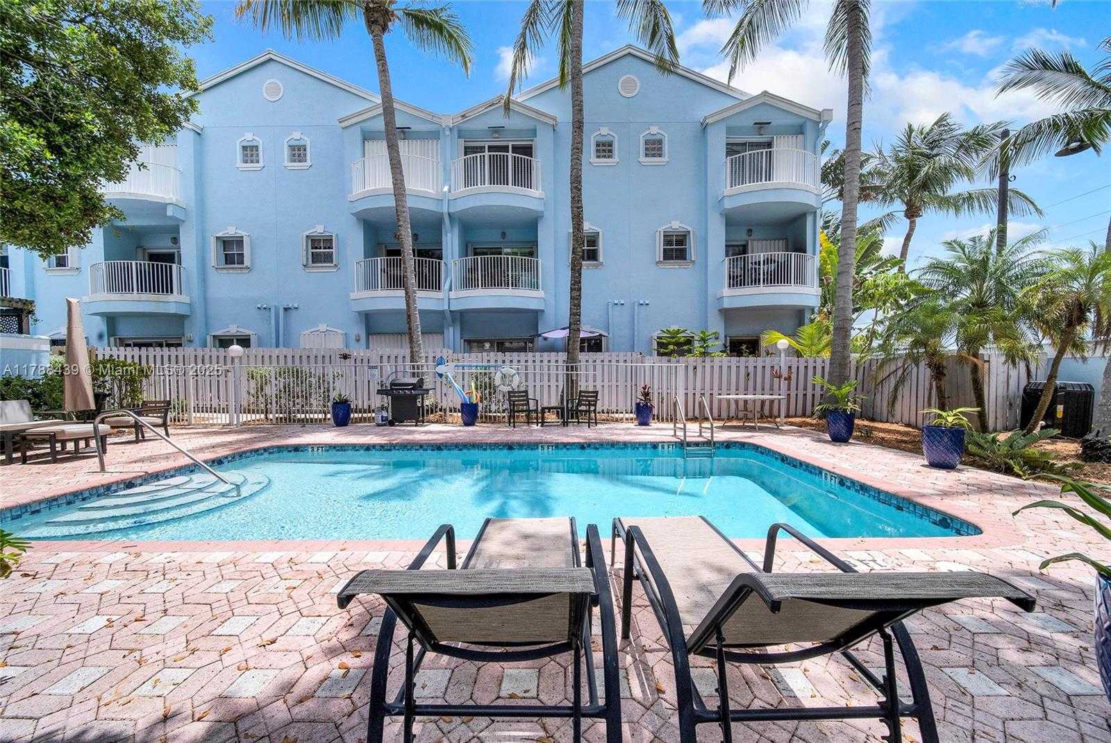 Small Image of 381 Franklin St, Hollywood, FL 33019, USA Number 62