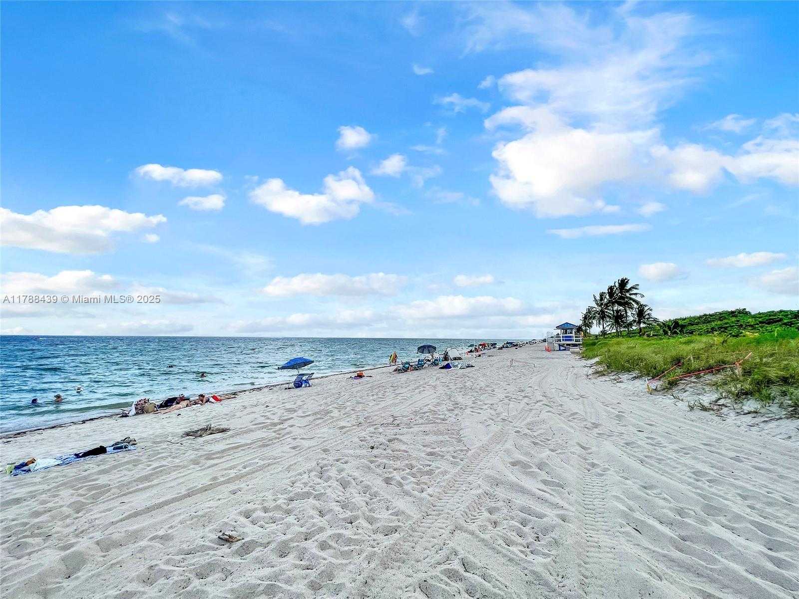 Small Image of 381 Franklin St, Hollywood, FL 33019, USA Number 66
