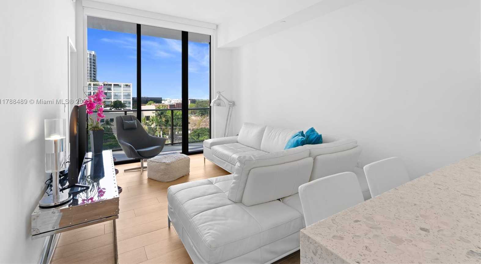 Small Image of 2678 TIGERTAIL AVE #615, Miami Number 10