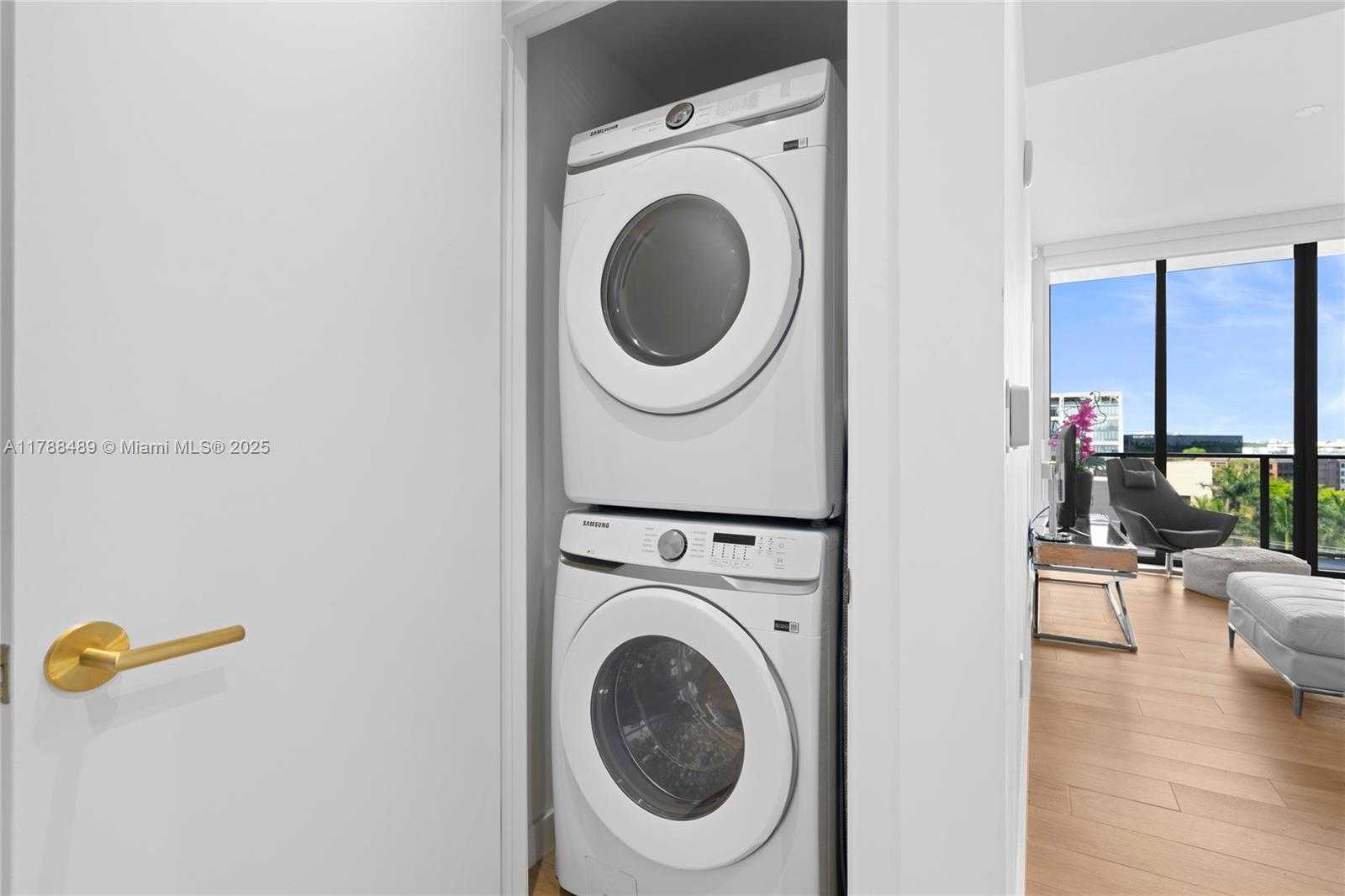 Small Image of 2678 TIGERTAIL AVE #615, Miami Number 13
