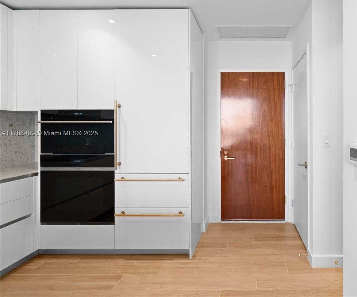 Small Image of 2678 TIGERTAIL AVE #615, Miami Number 14
