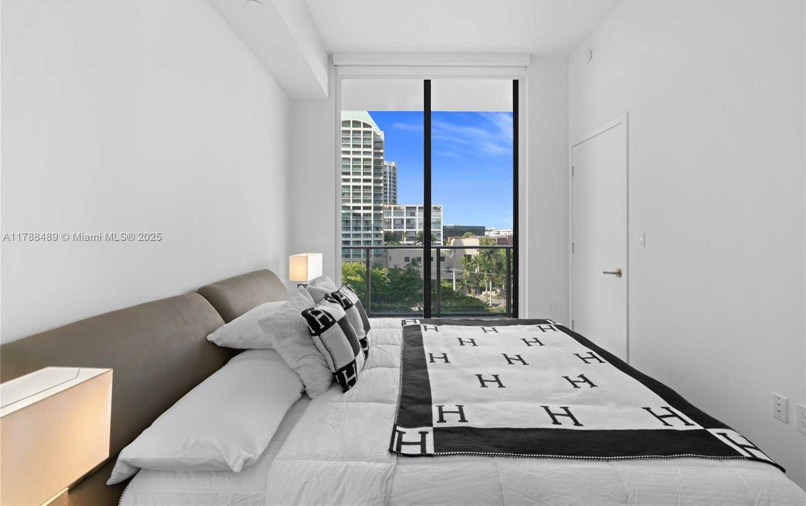Small Image of 2678 TIGERTAIL AVE #615, Miami Number 27