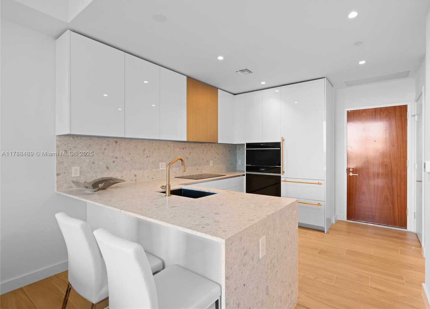 Small Image of 2678 TIGERTAIL AVE #615, Miami Number 6