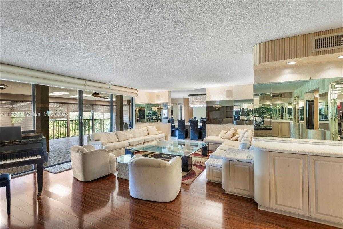 Small Image of 2808 NORTH 46TH AVE #E650, Hollywood Number 13