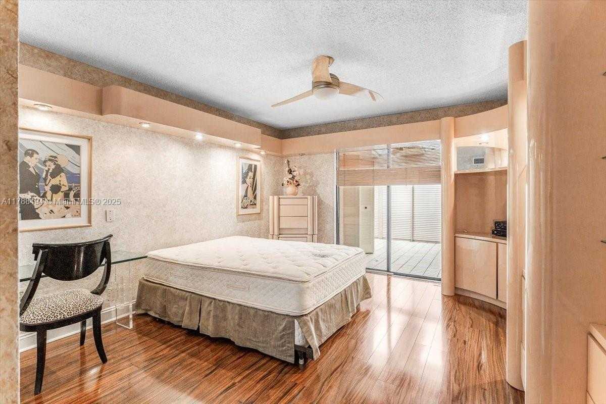 Small Image of 2808 NORTH 46TH AVE #E650, Hollywood Number 25
