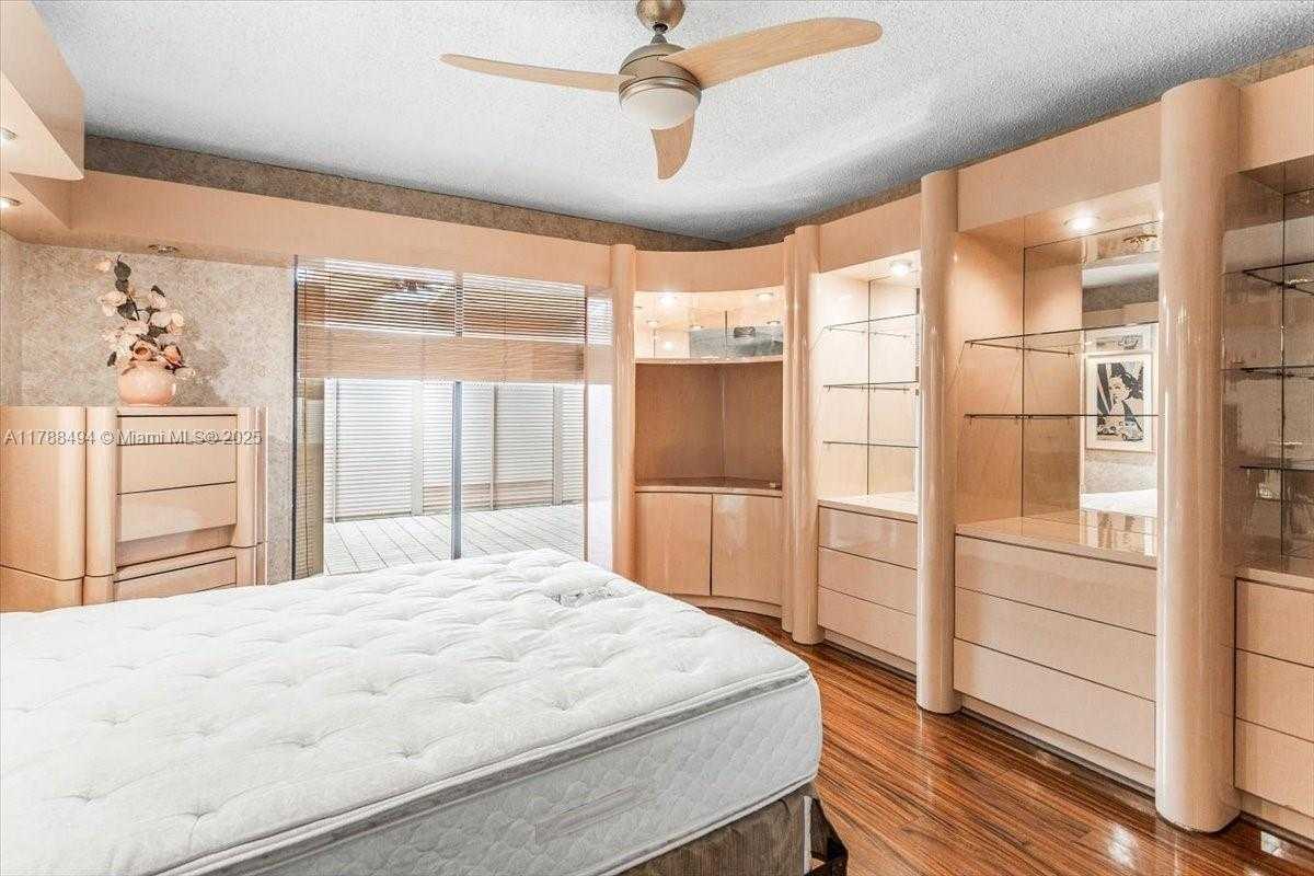 Small Image of 2808 NORTH 46TH AVE #E650, Hollywood Number 26