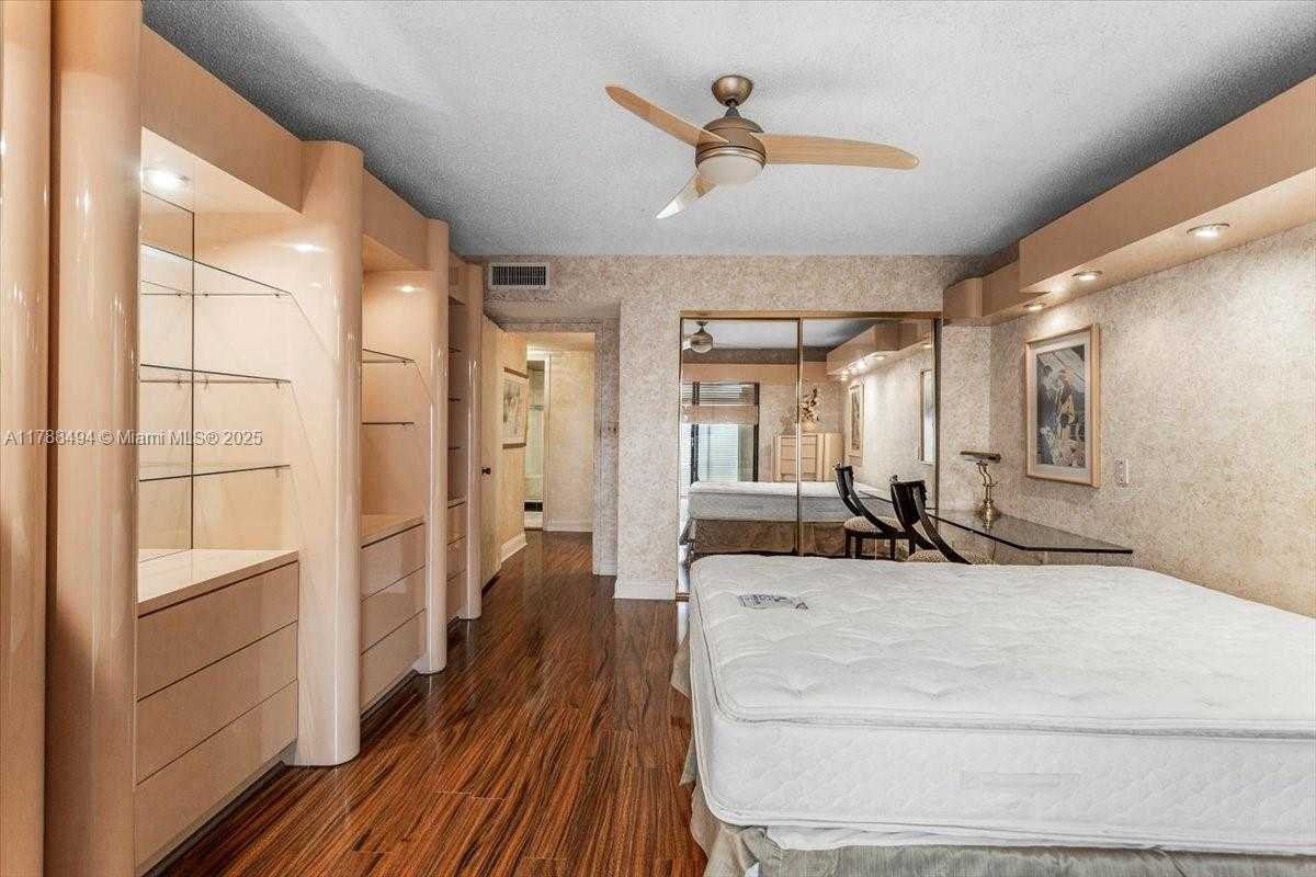 Small Image of 2808 NORTH 46TH AVE #E650, Hollywood Number 27