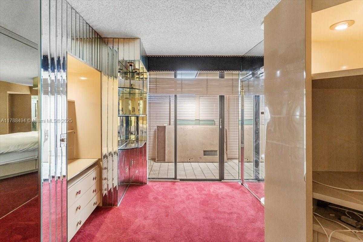 Small Image of 2808 NORTH 46TH AVE #E650, Hollywood Number 31