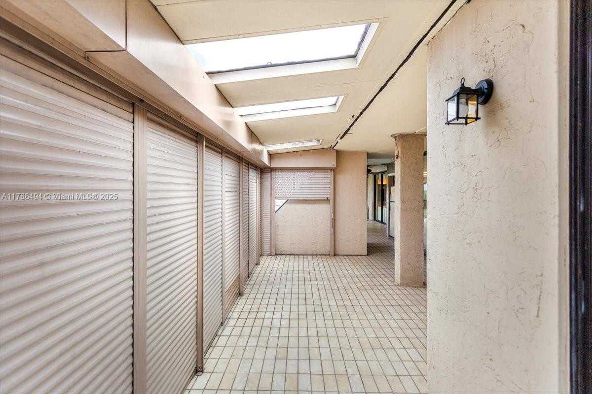 Small Image of 2808 NORTH 46TH AVE #E650, Hollywood Number 43