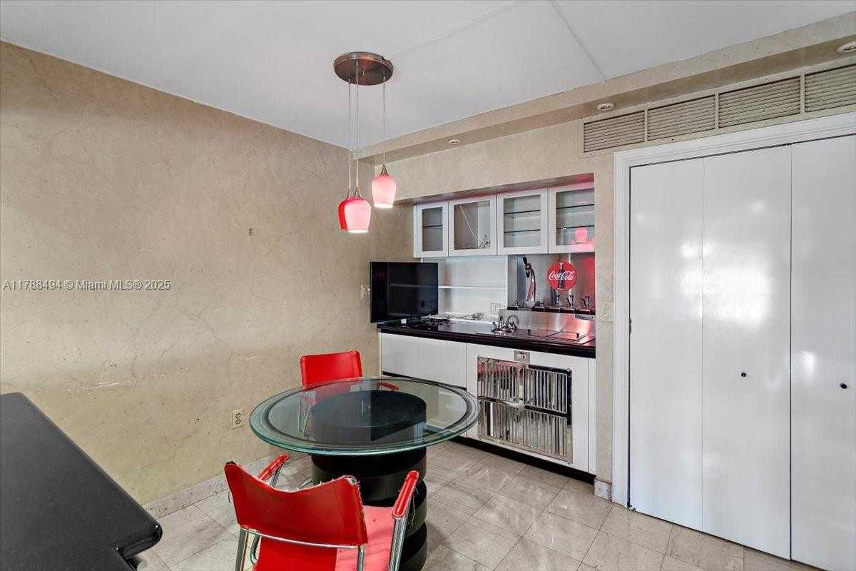 Small Image of 2808 NORTH 46TH AVE #E650, Hollywood Number 9