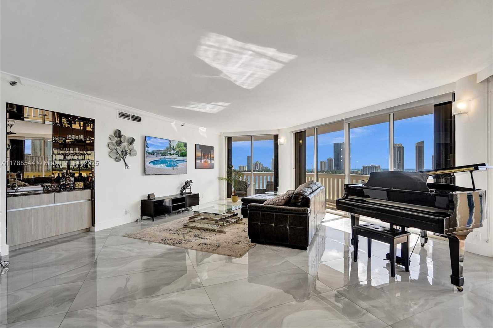 Small Image of 3000 ISLAND BLVD #1106, Aventura Number 14
