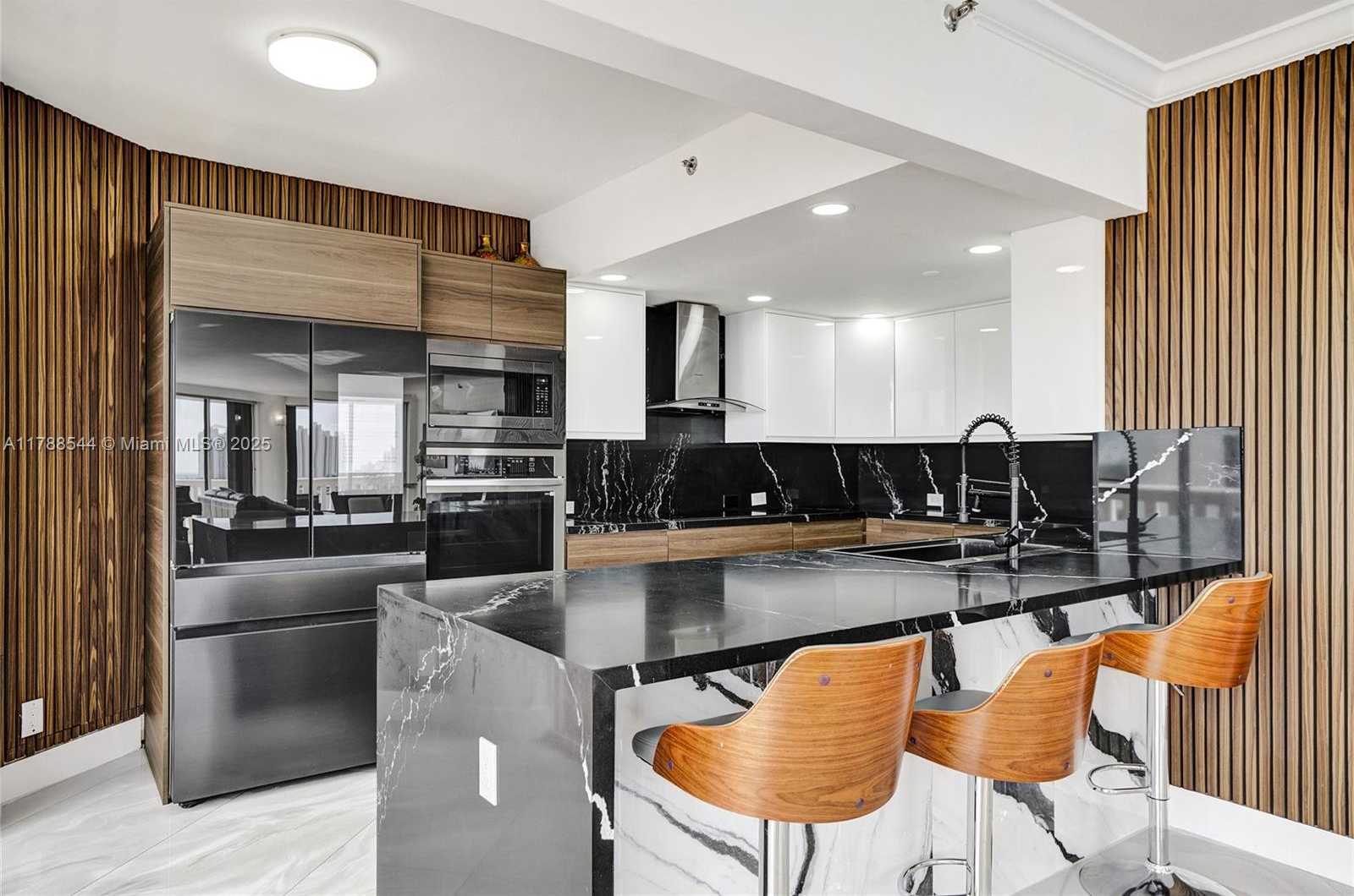 Small Image of 3000 ISLAND BLVD #1106, Aventura Number 17