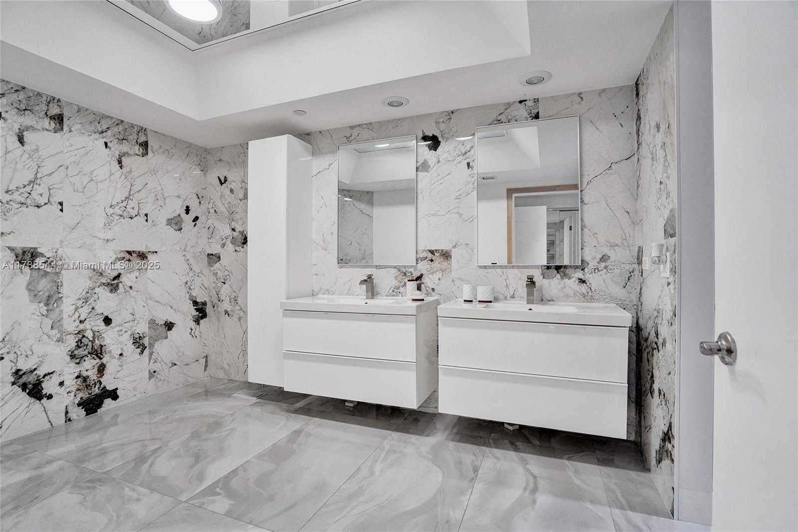 Small Image of 3000 ISLAND BLVD #1106, Aventura Number 24