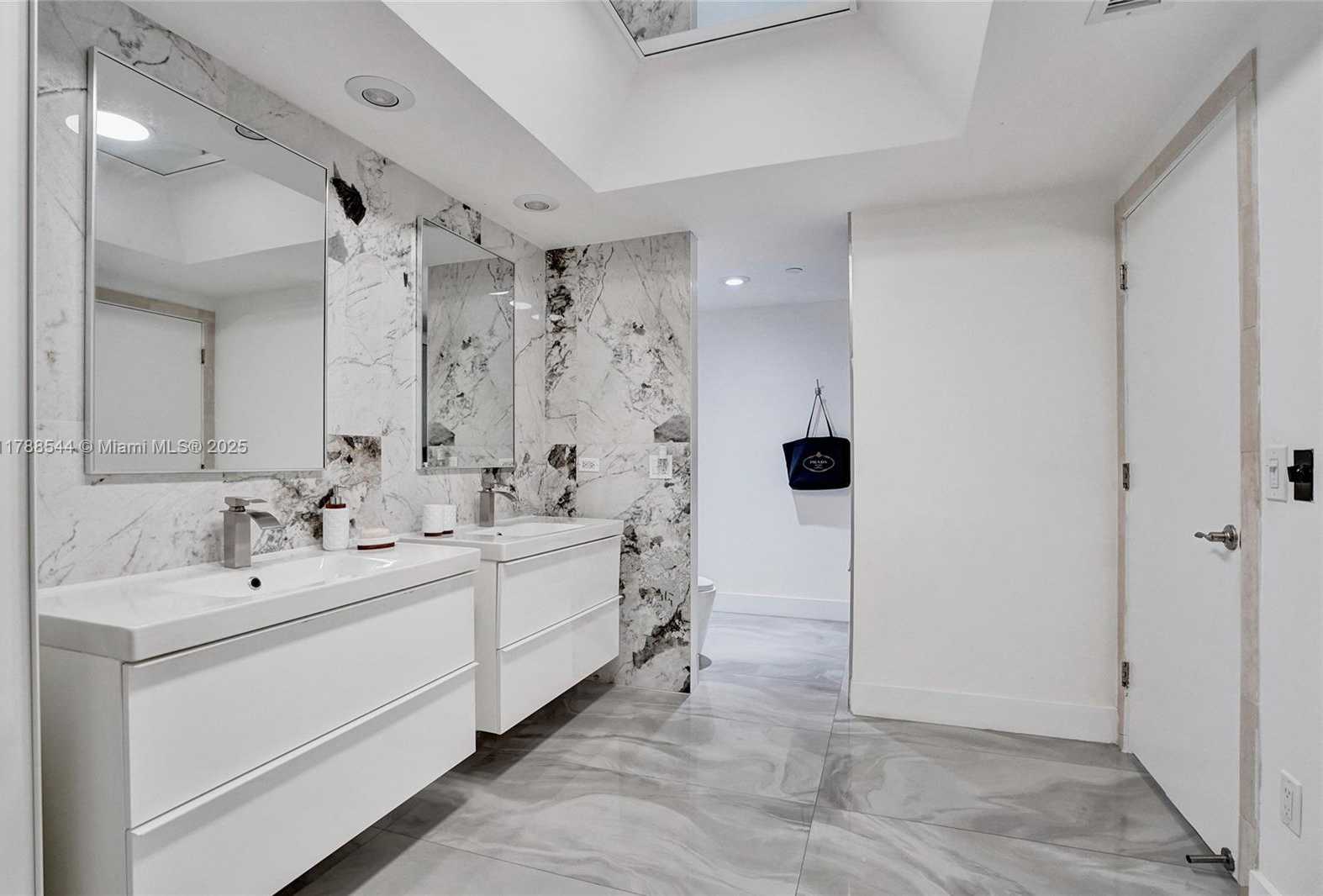 Small Image of 3000 ISLAND BLVD #1106, Aventura Number 25