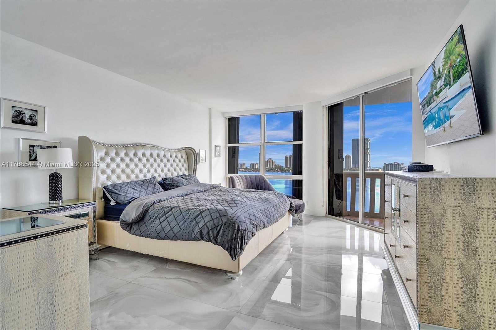 Small Image of 3000 ISLAND BLVD #1106, Aventura Number 27