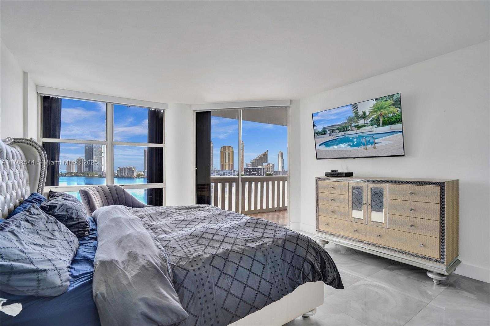 Small Image of 3000 ISLAND BLVD #1106, Aventura Number 28